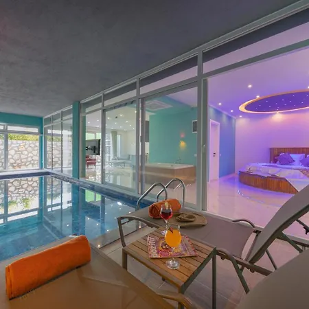 Lighthouse 2 Kapali Havuzlu Tatil Villasi 卡斯