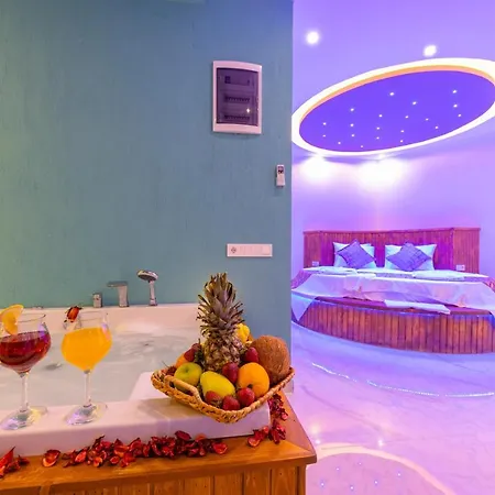 Lighthouse 2 Kapali Havuzlu Tatil Villasi 卡斯